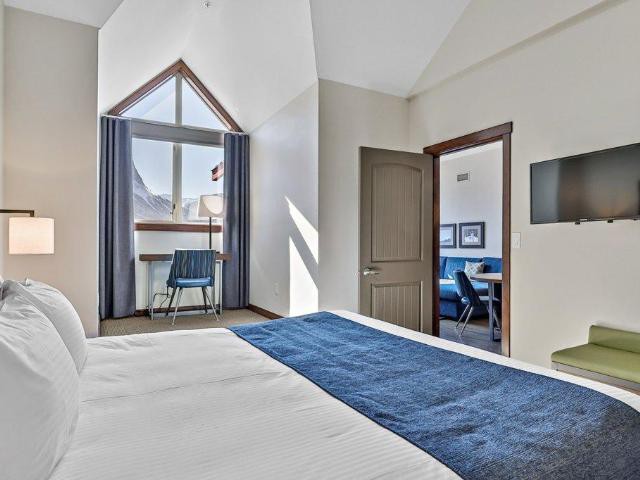 * 3卧室顶层公寓180 °山景泳池和热水浴缸