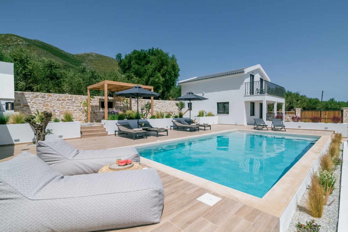 Villa Verde with Private Pool