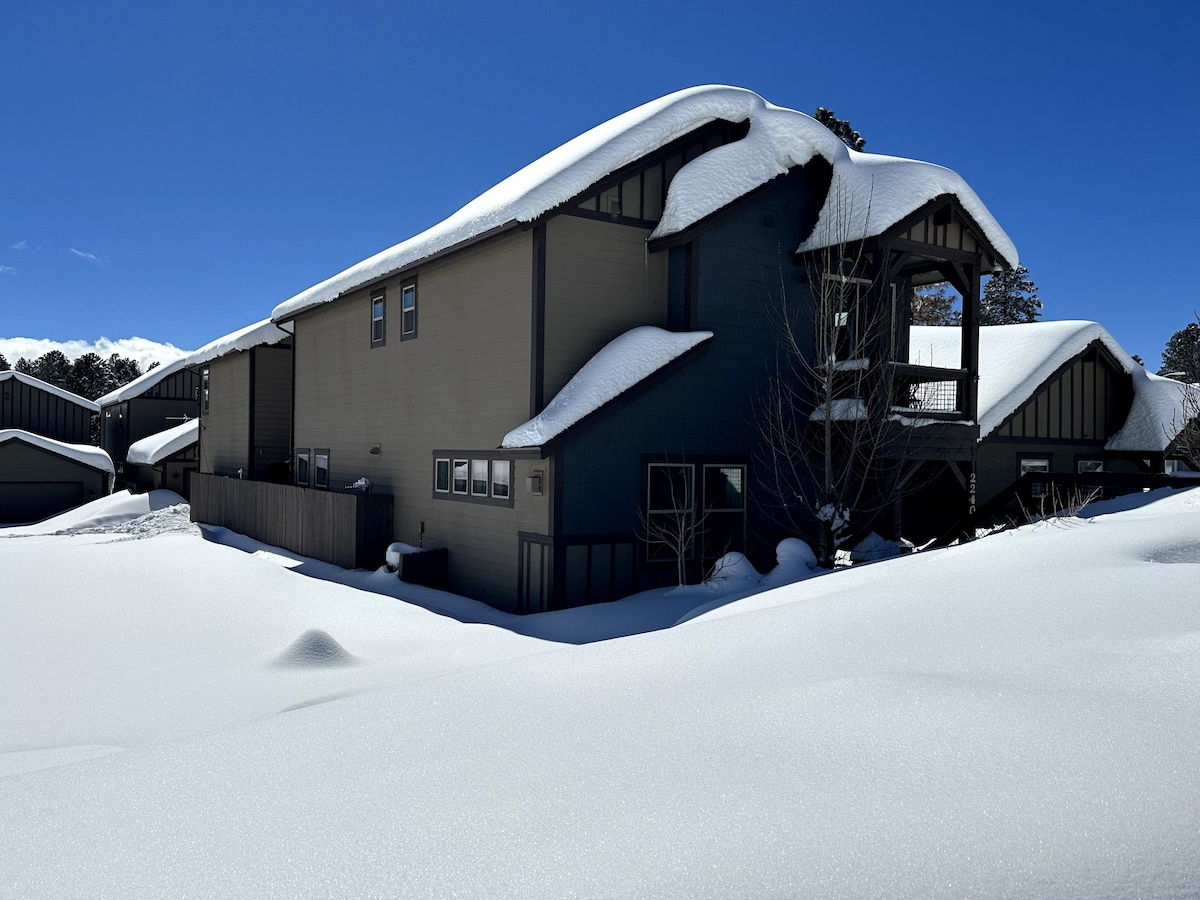 享受乡村风格，入住「Woody Mountain Lodge/Spa」