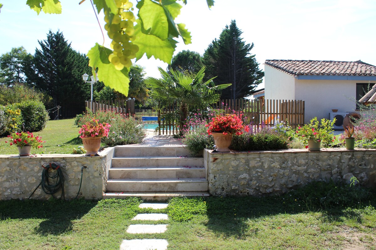 Gîte La Grange du Pech Piscine sécurisée enfants