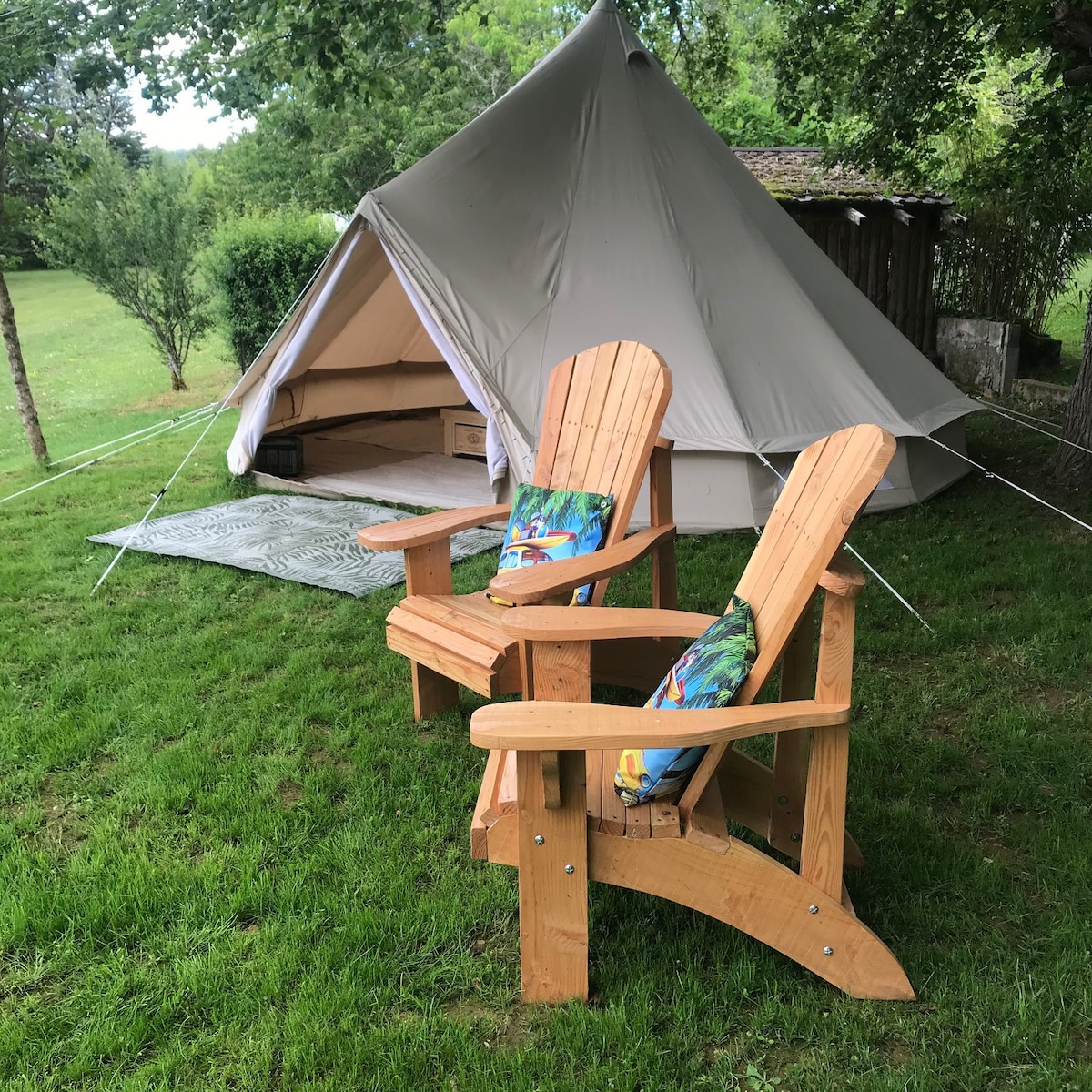 Dordogne Glamping "Bell Tent" up to 2 people