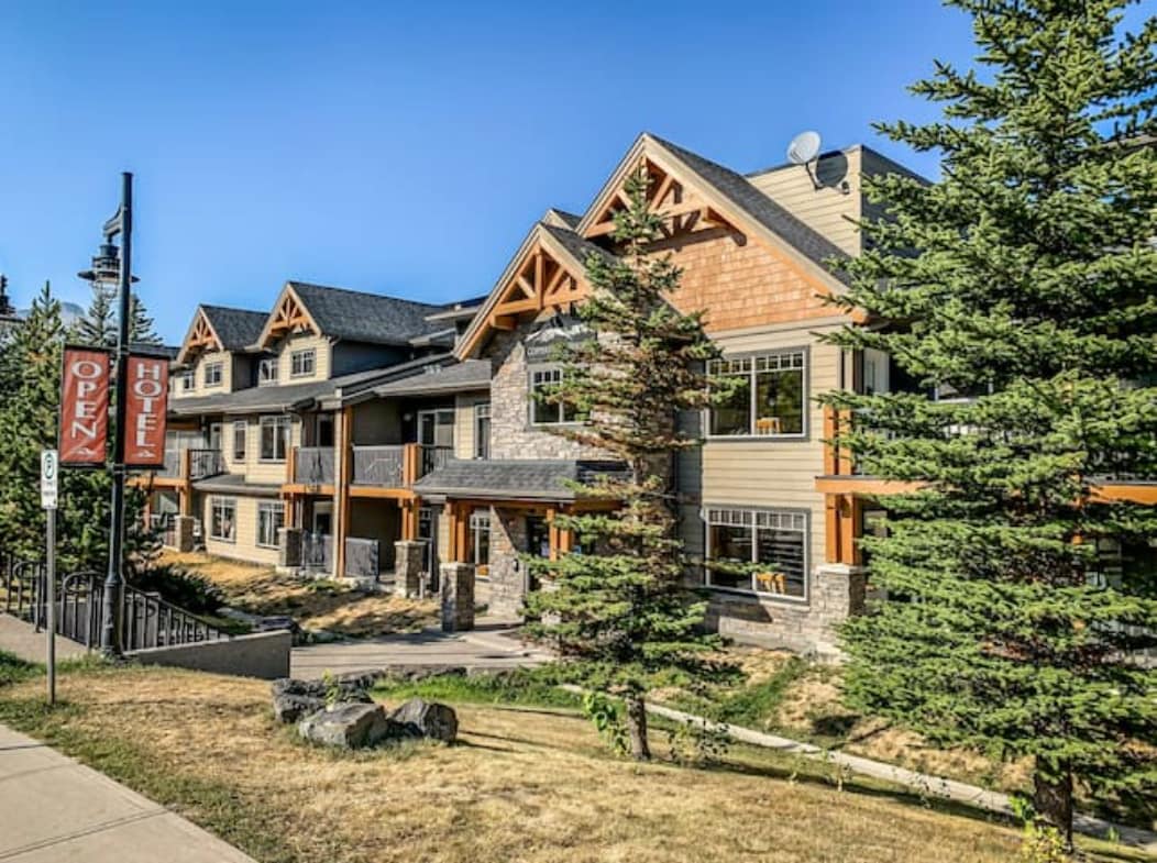 Top Floor One Bedroom Suite With Outdoor Hot Tub