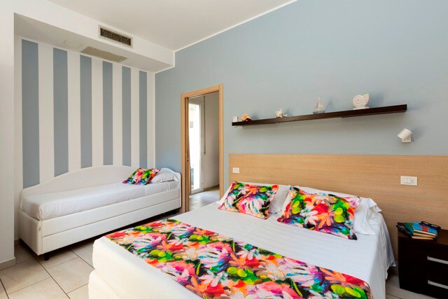 两室公寓，最多可容纳4/6位房客，靠近里奇奥内海（ Riccione Sea ）