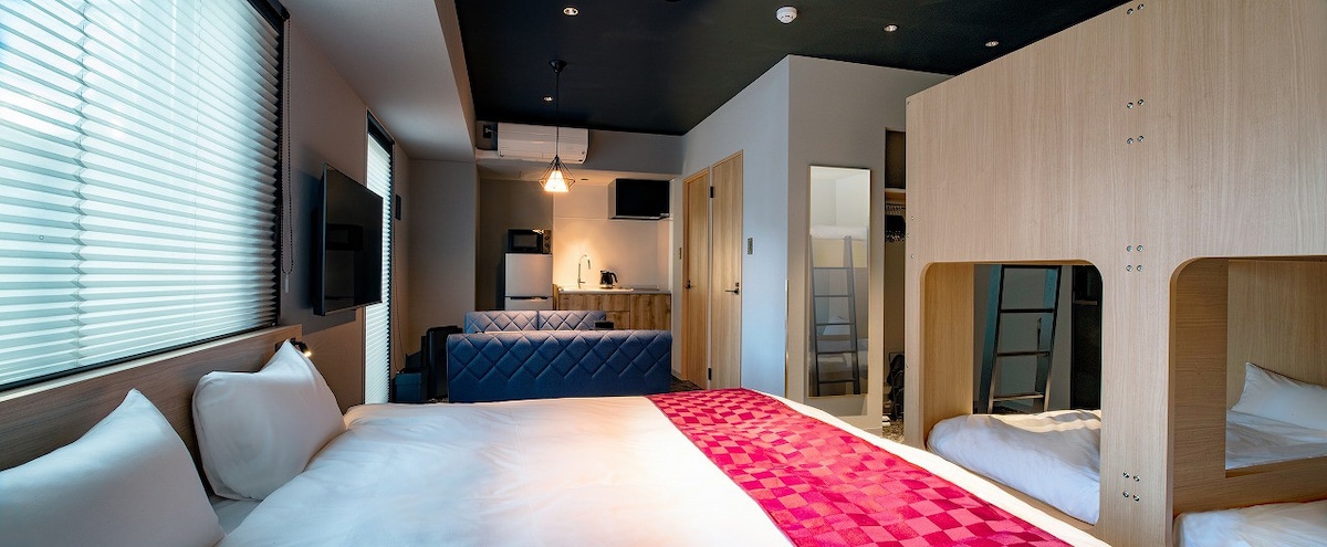 最大6人！热门的家人或朋友之旅[alphabed Inn Sapporo Odori Park]双人床+ 2张阁楼床