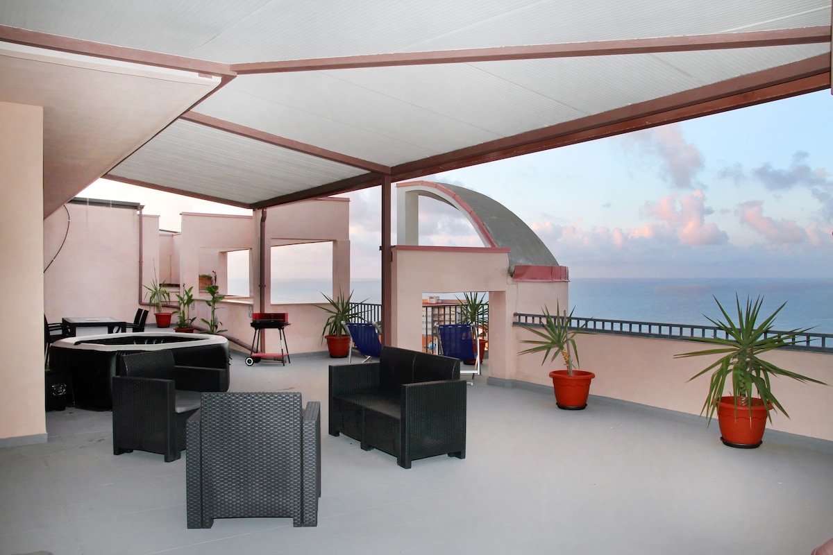 Sea View Penthouse with Terrace & Heated Spa