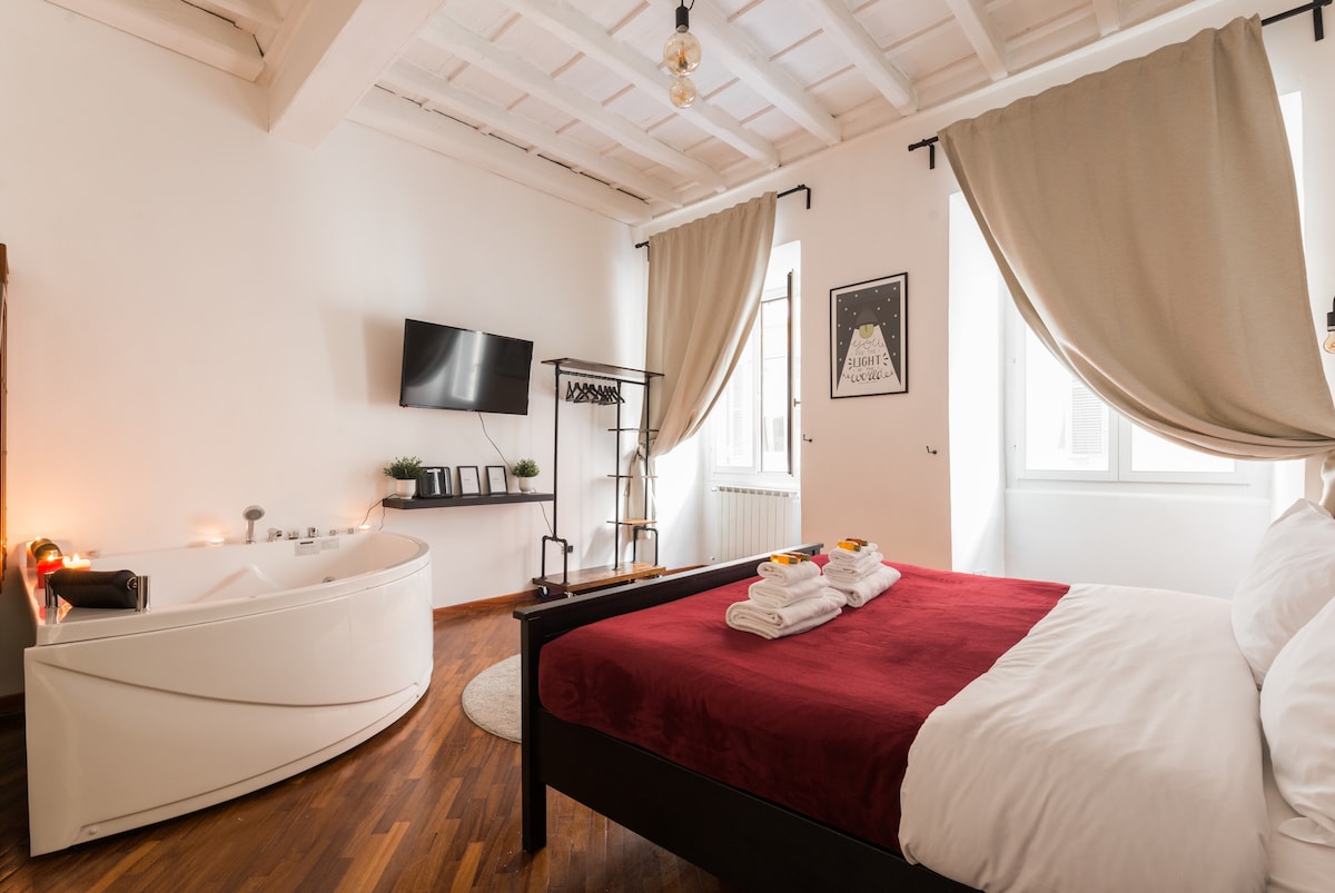 Campo de Fiori Apartment with private gym