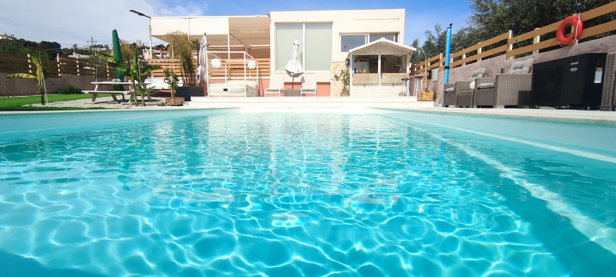 Modular Bungalow 5 with pool near the sea