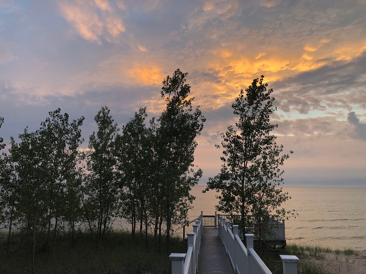 密歇根湖， Pentwater Cottage - Lake Front