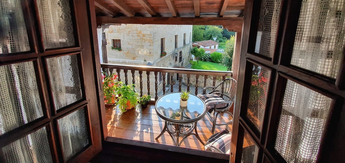 Casa en centro de zona histórica Santillana