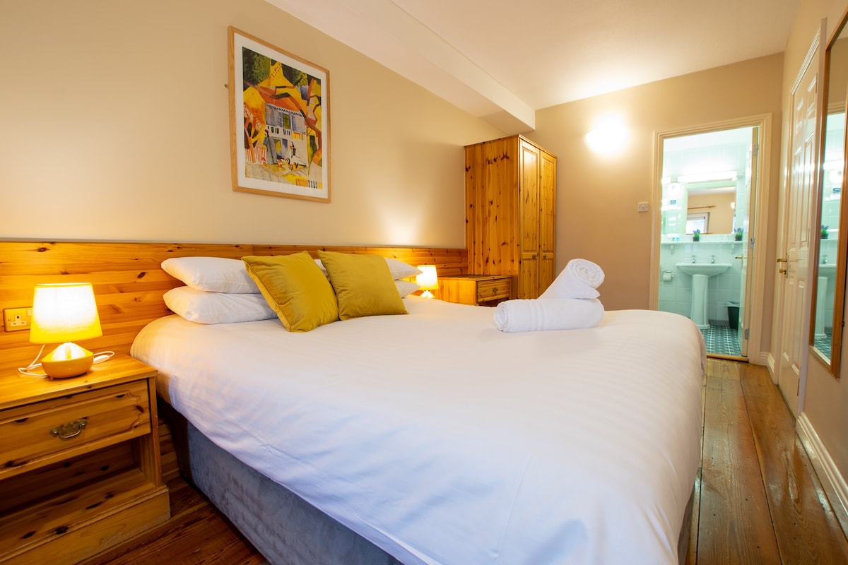 The Carrowbeg at The Harbour Mills by Shortstays