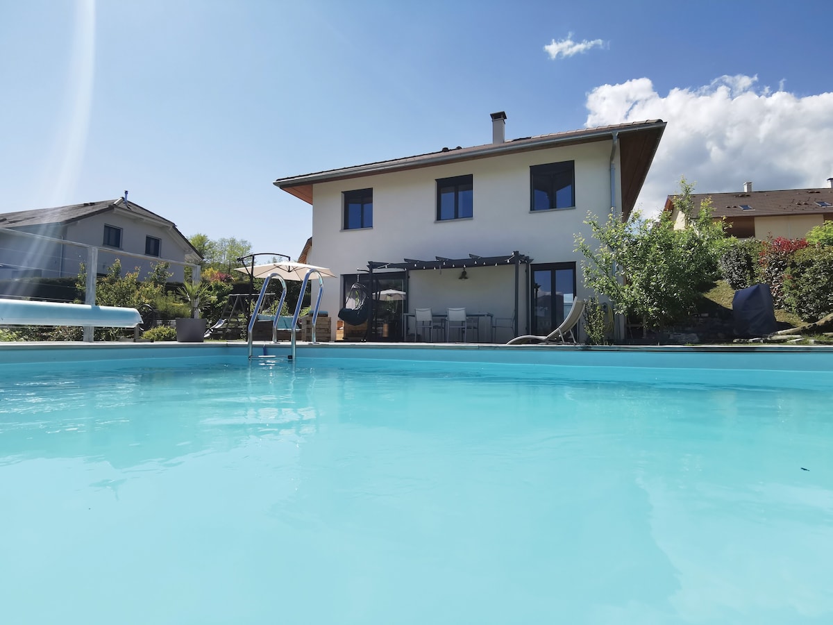 Maison familiale, entre lacs, piscine vue montagne