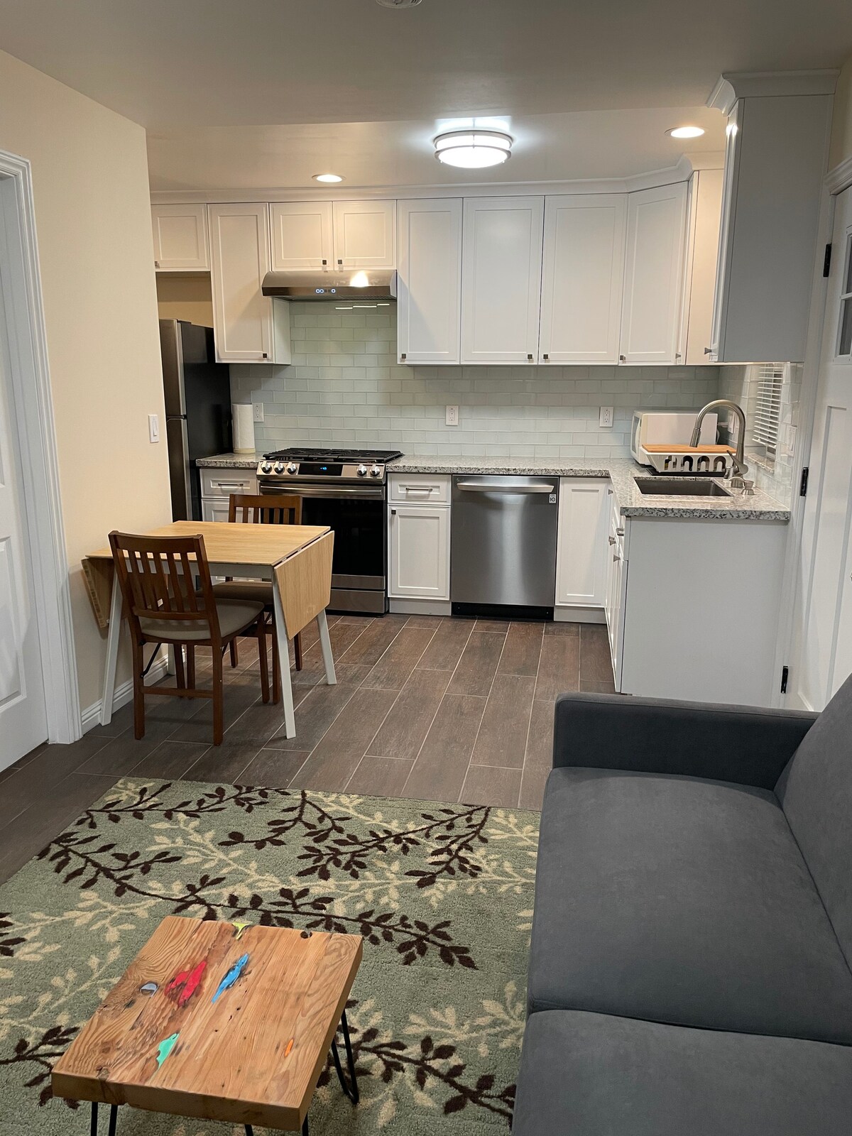 Private 1 bedroom cottage near Lake Merritt