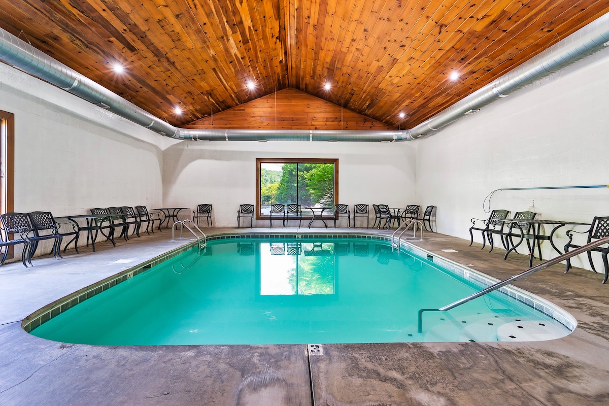 Luxury Lodge|6BR|Outdor Pool l 2HotTubs|Theater