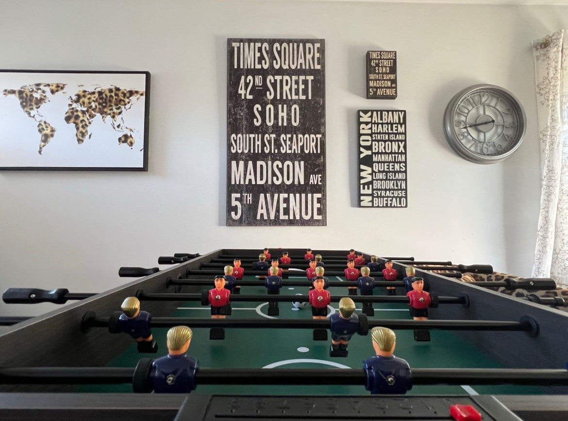 Spacious 4 bdr home w/ game room