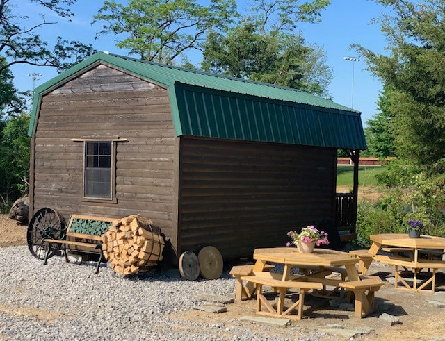 大迈克小木屋（ Big Mike 's Cabin ）位于湖上