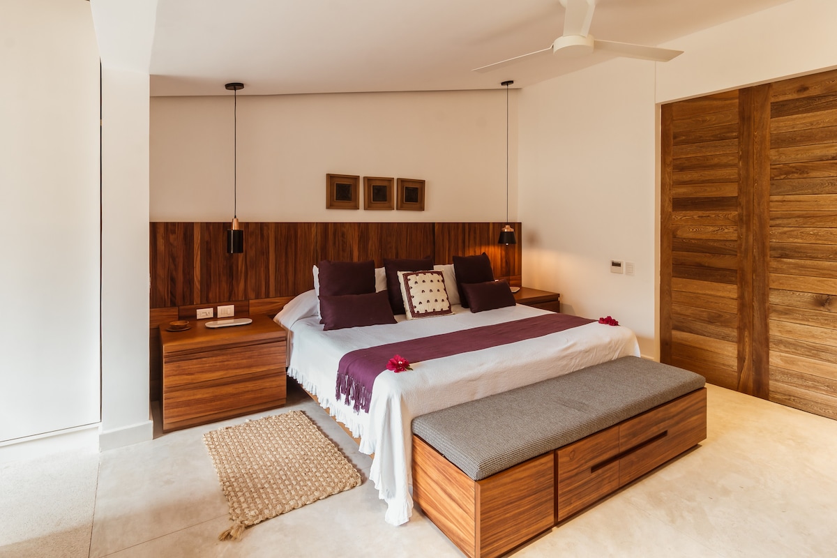 One bedroom condo in El Careyes Club