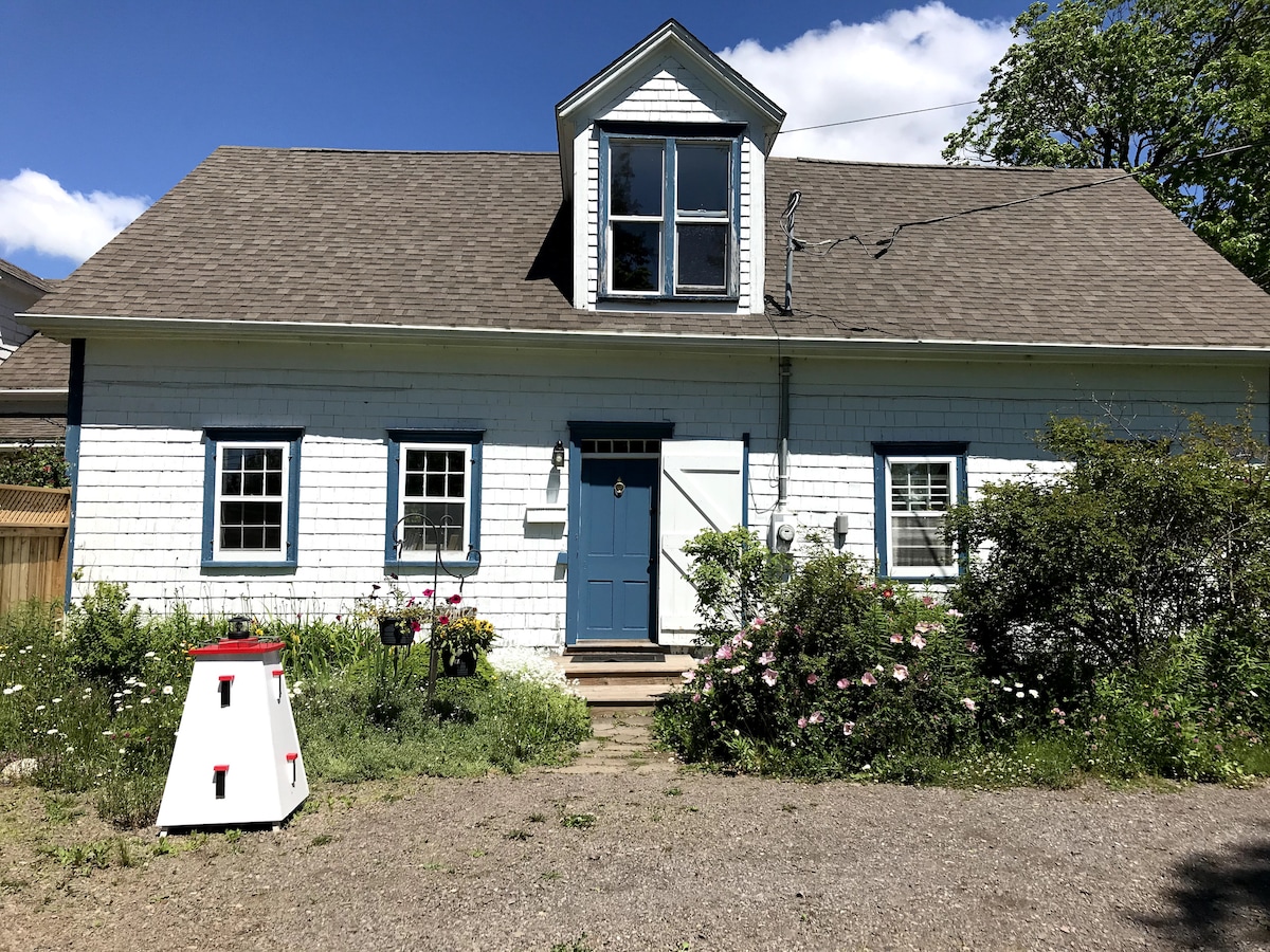 The Shipbuilder 's Cottage - Two Century Old Charm