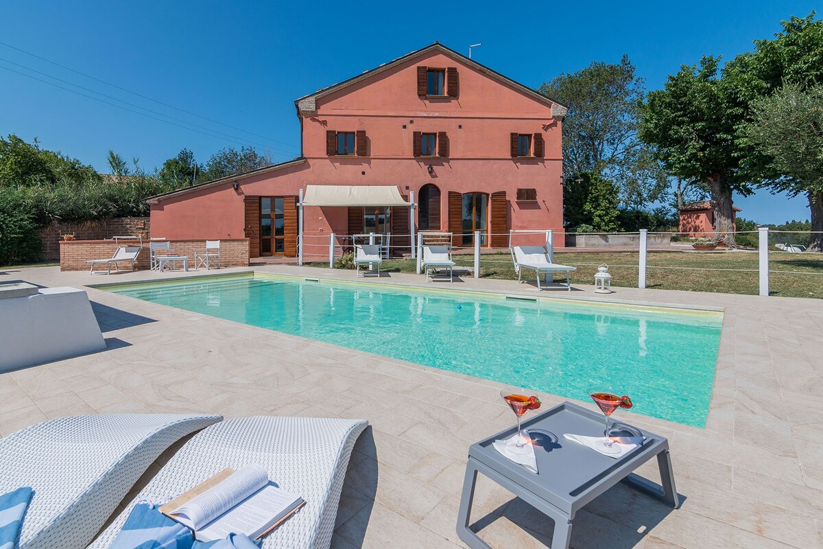 Casa Rossa - Private villa with pool