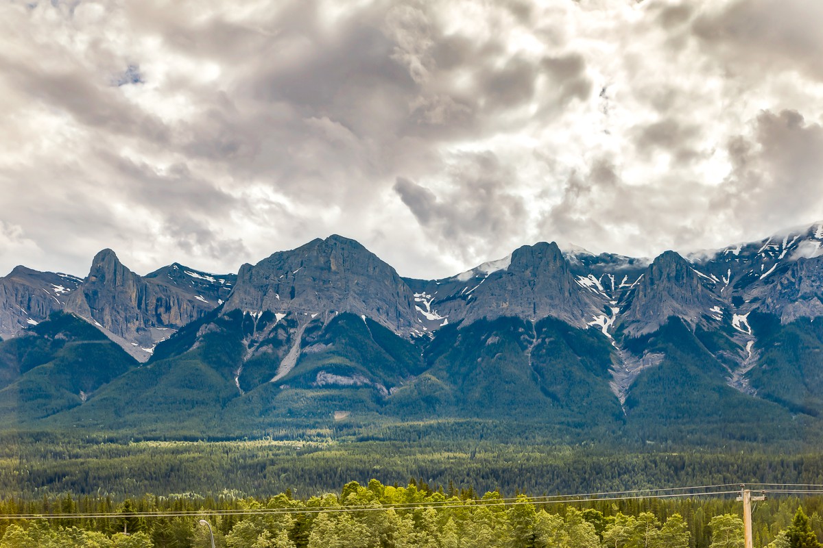 小巧的住宿体验-双卧室公寓，靠近班夫（ Banff ） ！