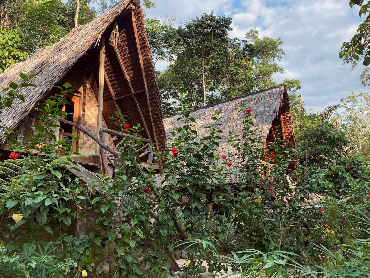 苏门答腊丛林小屋，配备独立卫生间