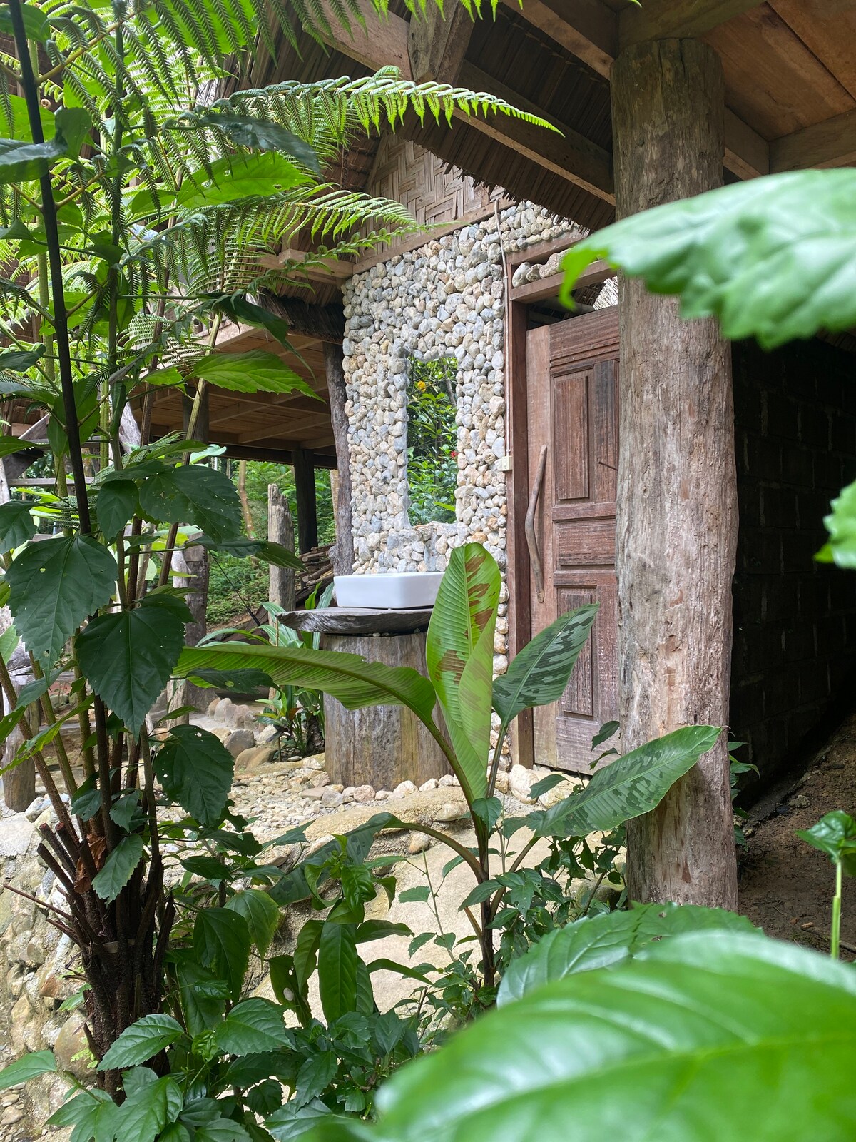 苏门答腊丛林小屋（ Sumatra Jungle Huts ）平房，卫生间