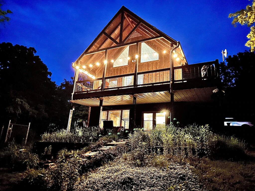 Lakefront Villa near Branson