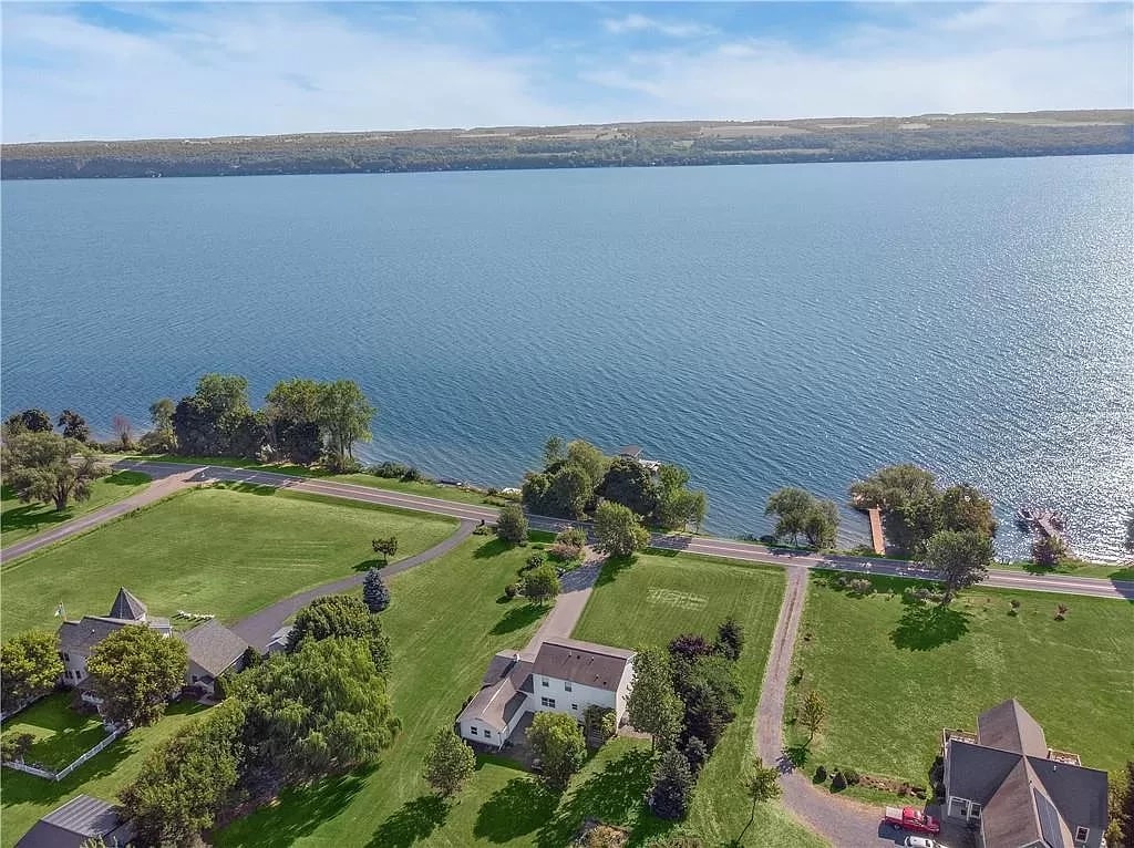 Sheldrake Point附近迷人的Cayuga Lake House