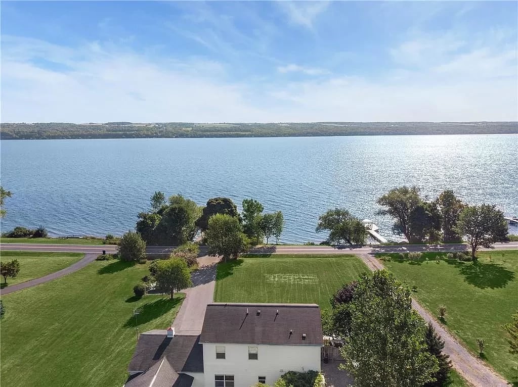 Sheldrake Point附近迷人的Cayuga Lake House