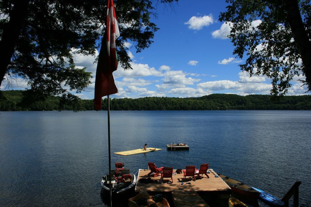 Cottage-beautiful lake with amenities for families
