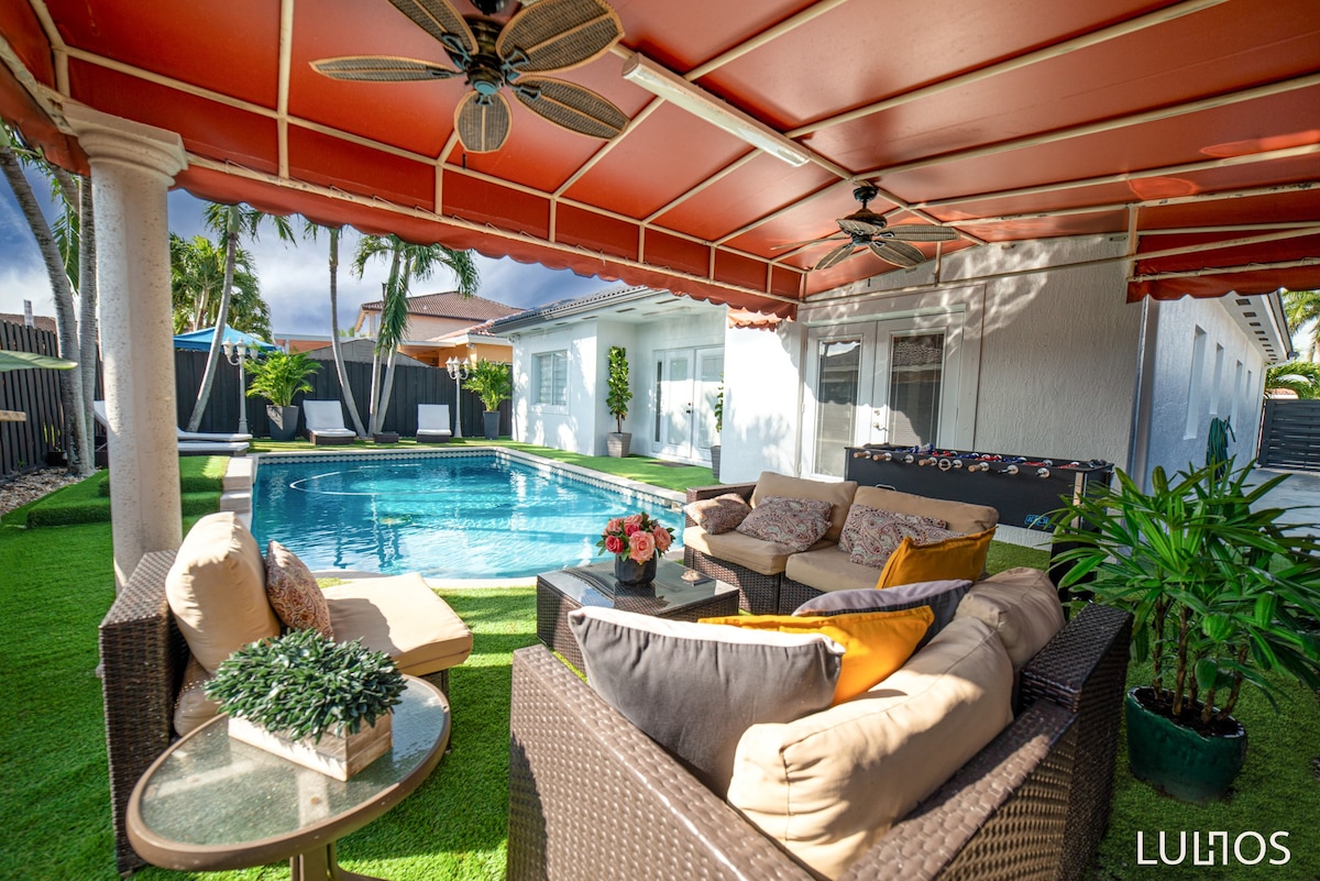 Serene Escape: Heated Pool, BBQ, Foosball in Miami