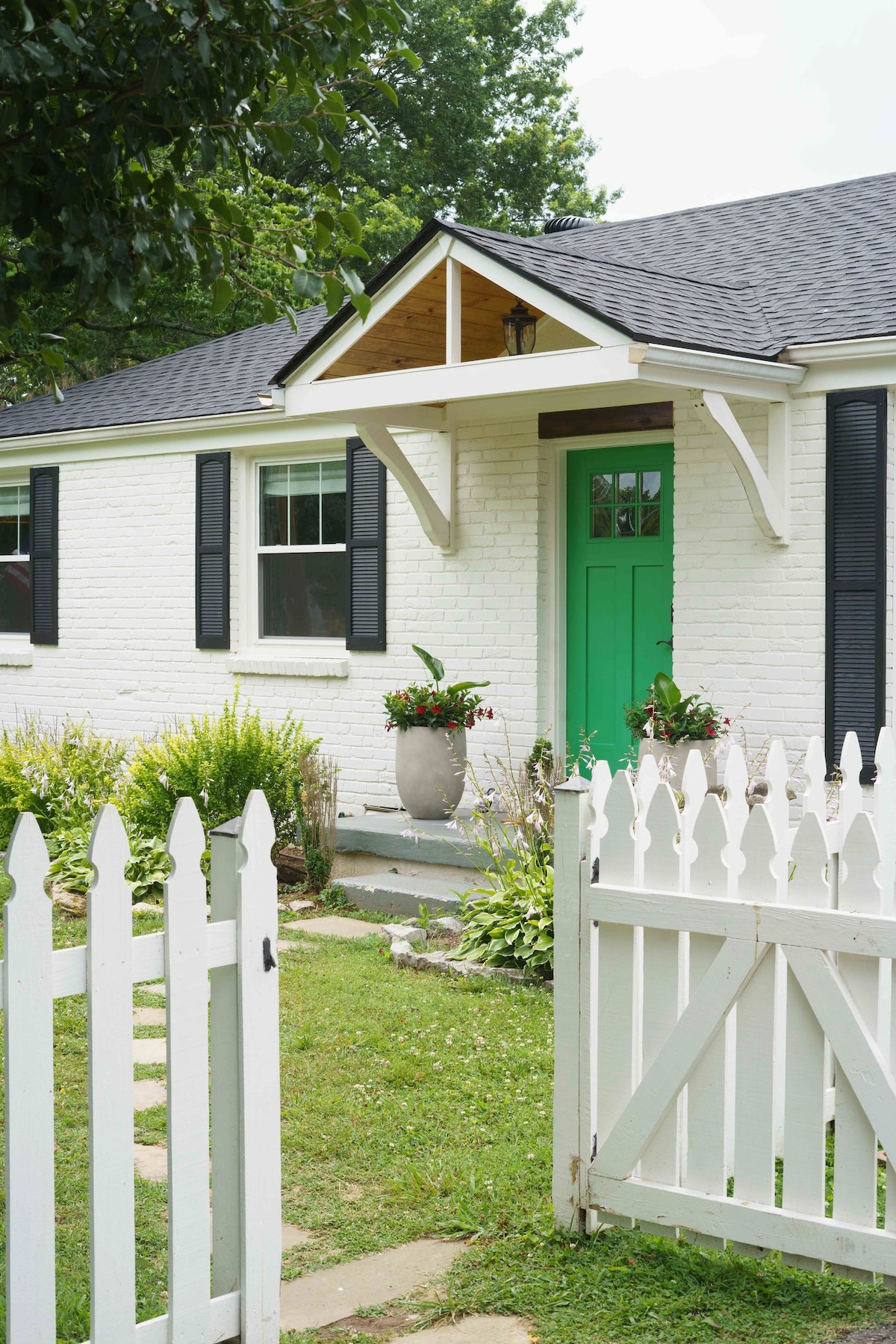 The Cottage on Roberts