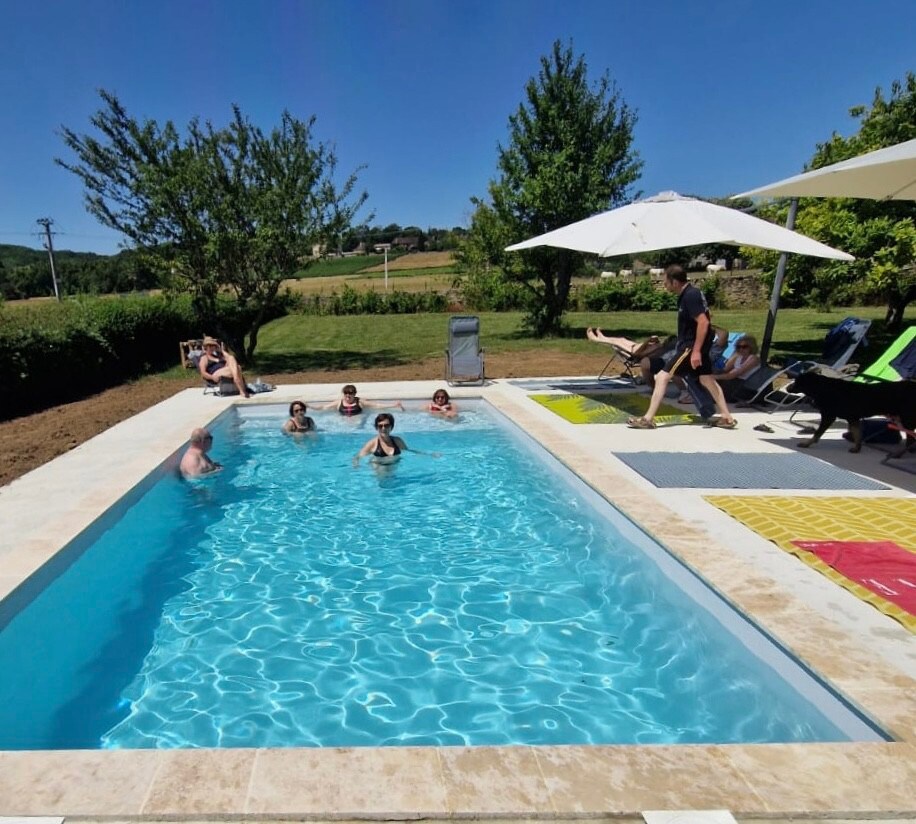 Le Mauny, gîte familial avec piscine (10p)