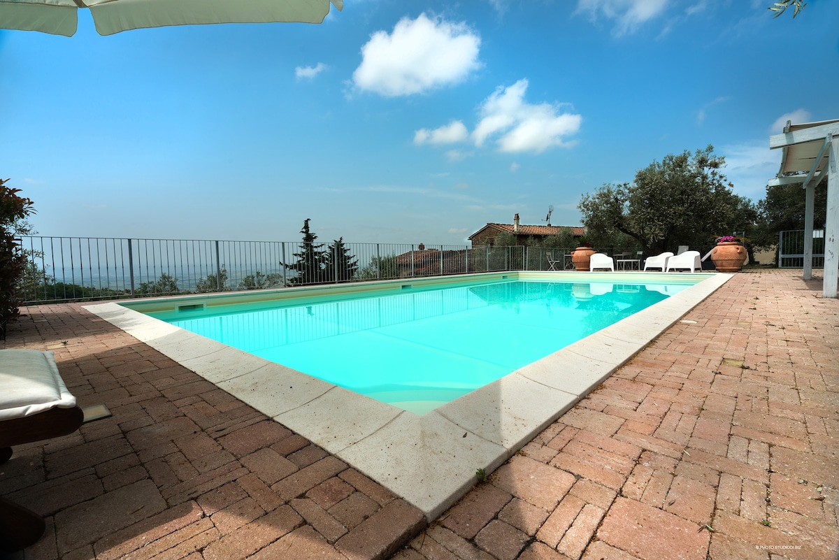 托斯卡纳公寓和泳池， Vinci - casetta 1