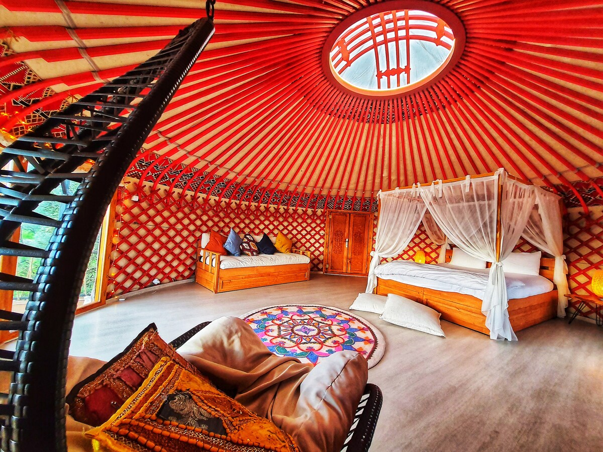 Elegant Yurt in Stunning Nature w/King Size Bed