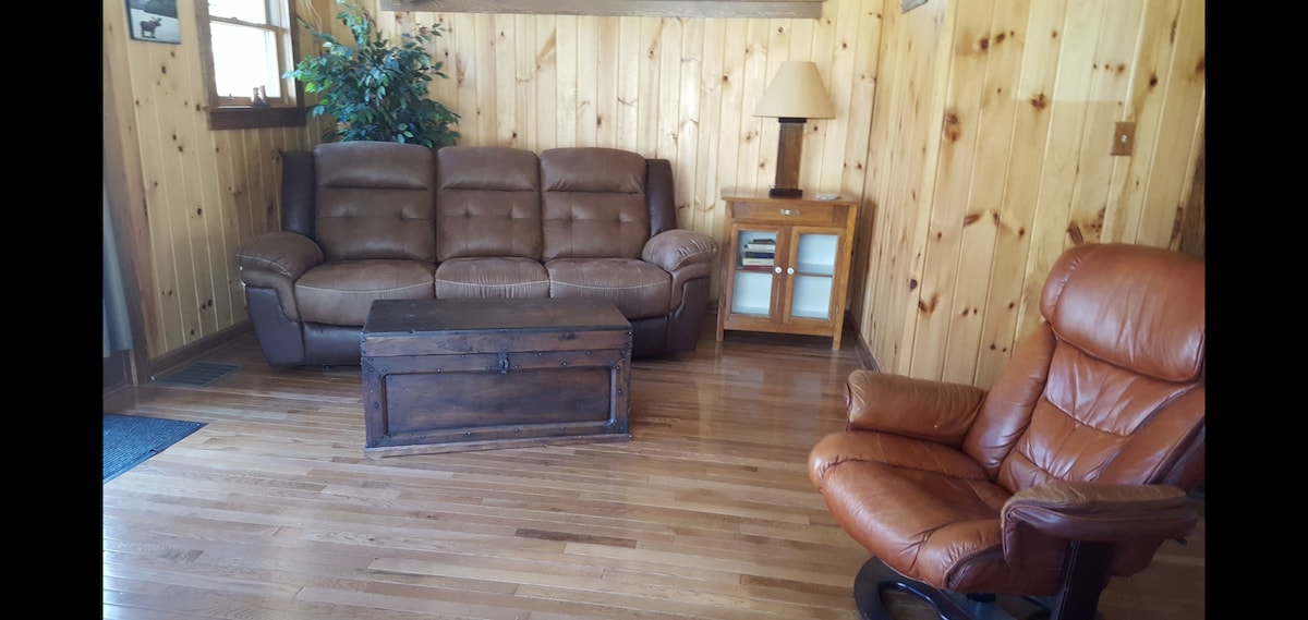 Mohican area secluded 2 bedroom cabin