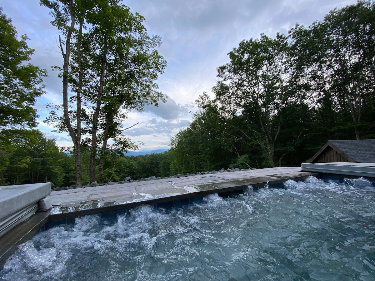 Bump Mountain Retreat: Pool, Outdoor Shower, Views