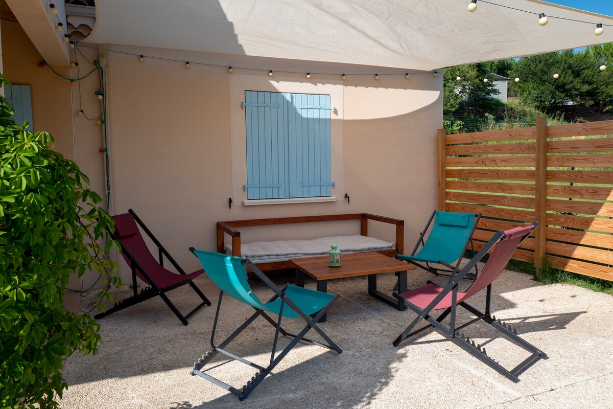 En Ardèche méridionale villa avec piscine