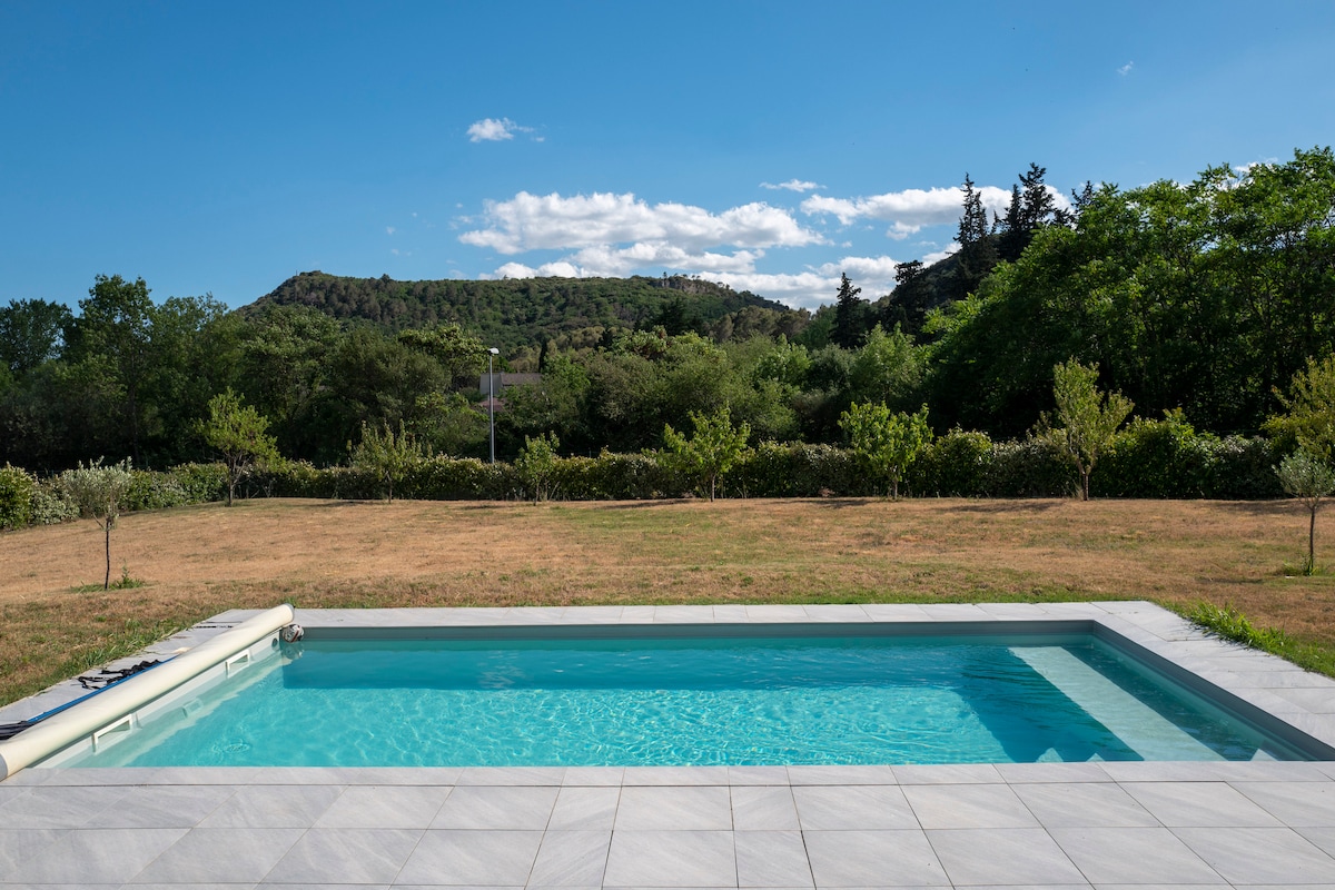 En Ardèche méridionale villa avec piscine