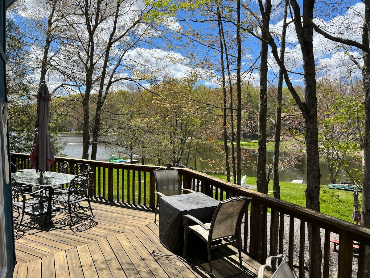 The Badger Den Lake House ：码头、皮划艇、火坑