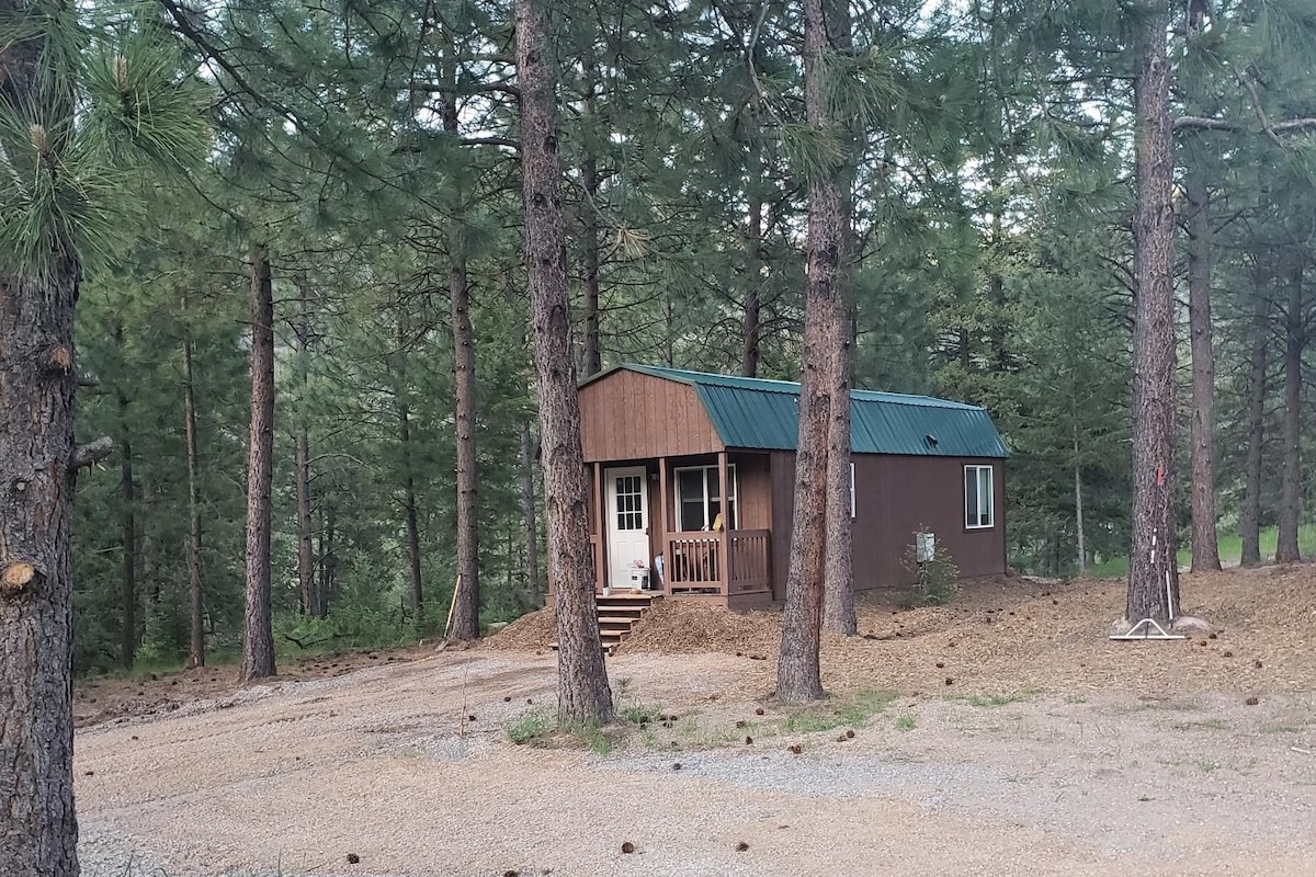 Salish-Tiny Cabin near the Clark Fork River!