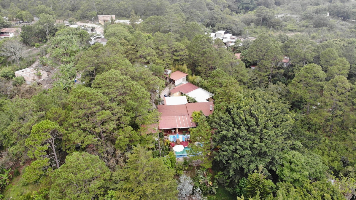 El Capricho - Colonial Styled Country House