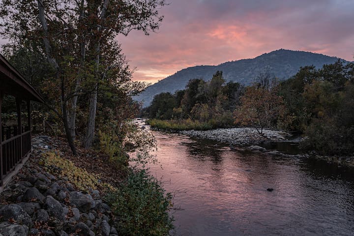 三河城(Three Rivers)的民宿