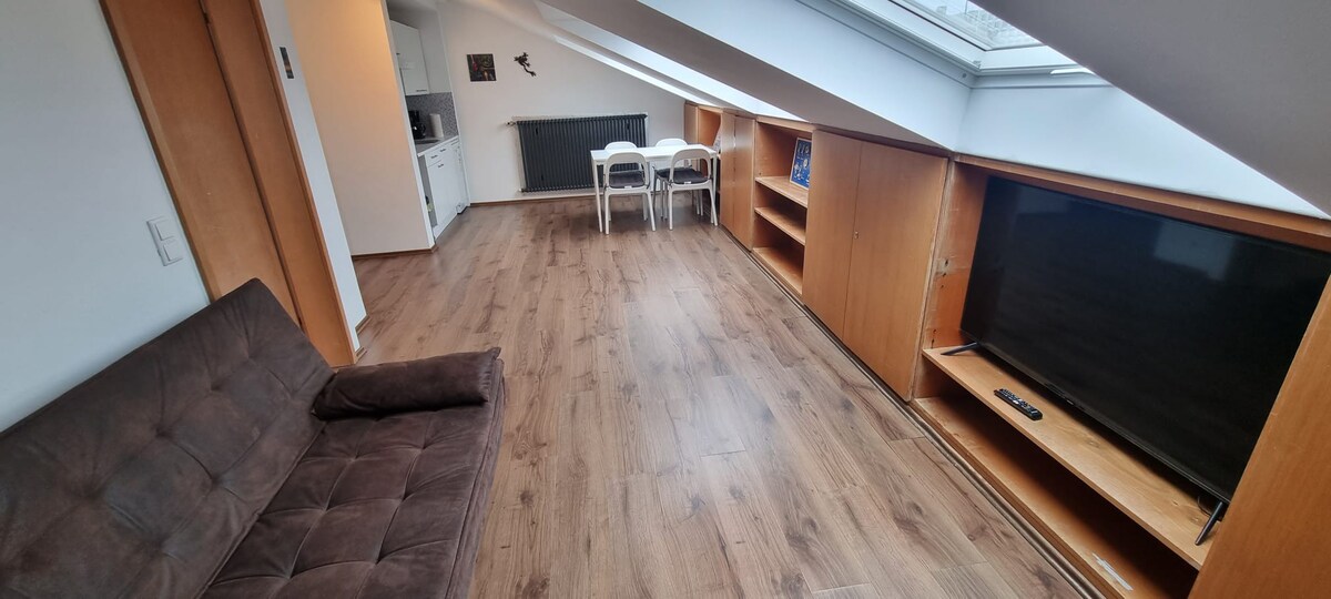 Helle Dachgeschosswohnung in Seenähe