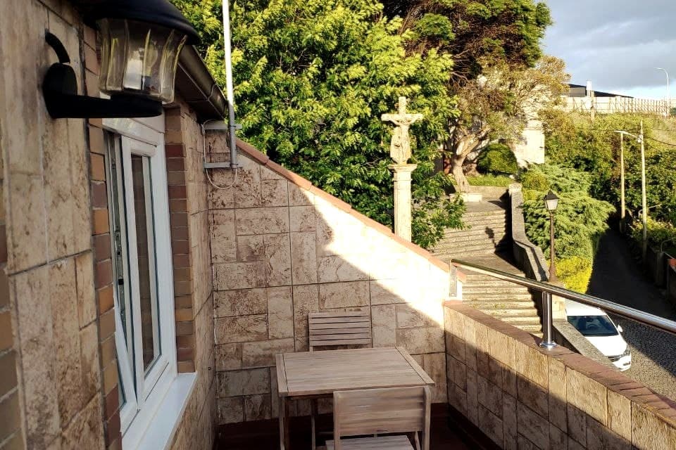 Casa adosada con terraza en Elviña