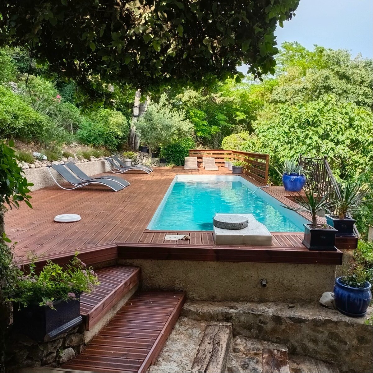 Maison de caractère vue somptueuse avec piscine