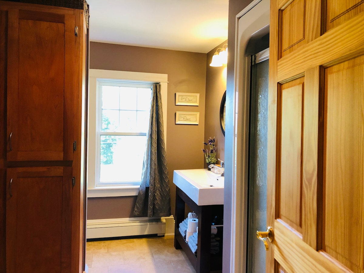 Rare Private Apartment in Annapolis Royal.