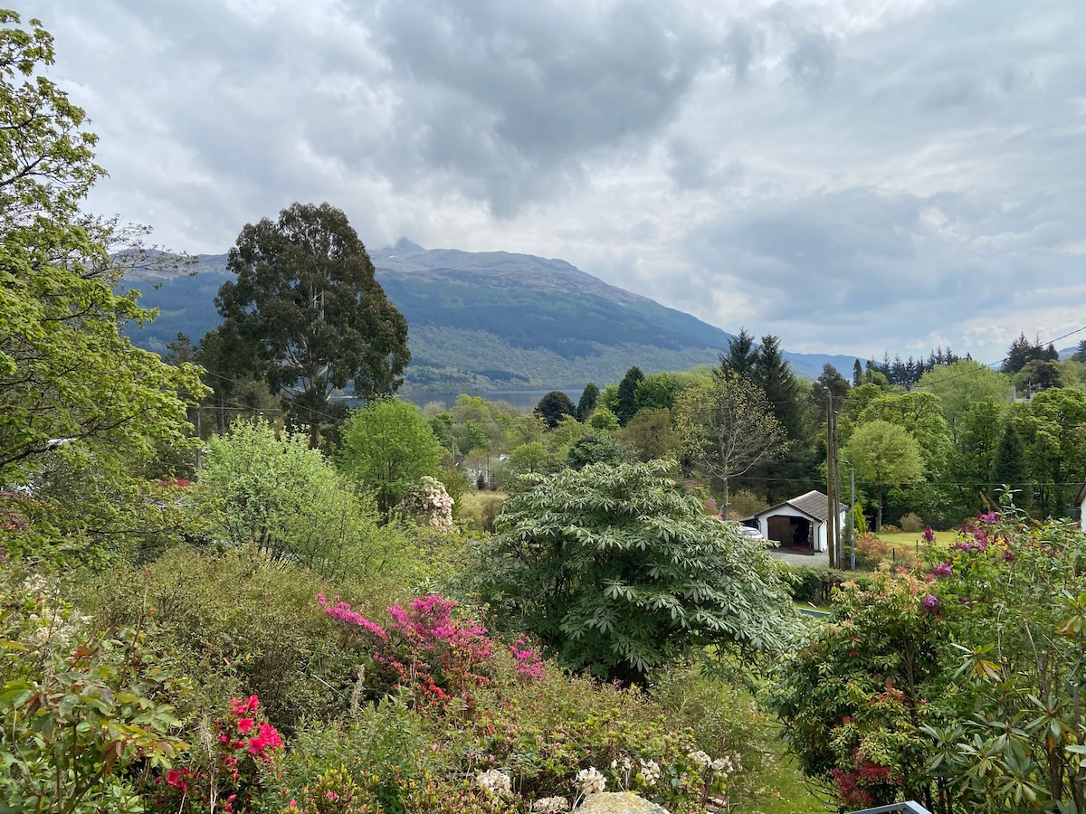 Loch Lomond holiday cottage, stunning views