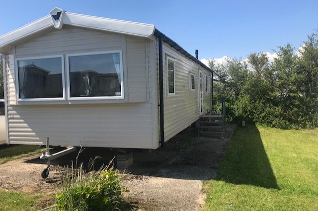 Static 3 Bedroom Caravan in pretty Branscombe