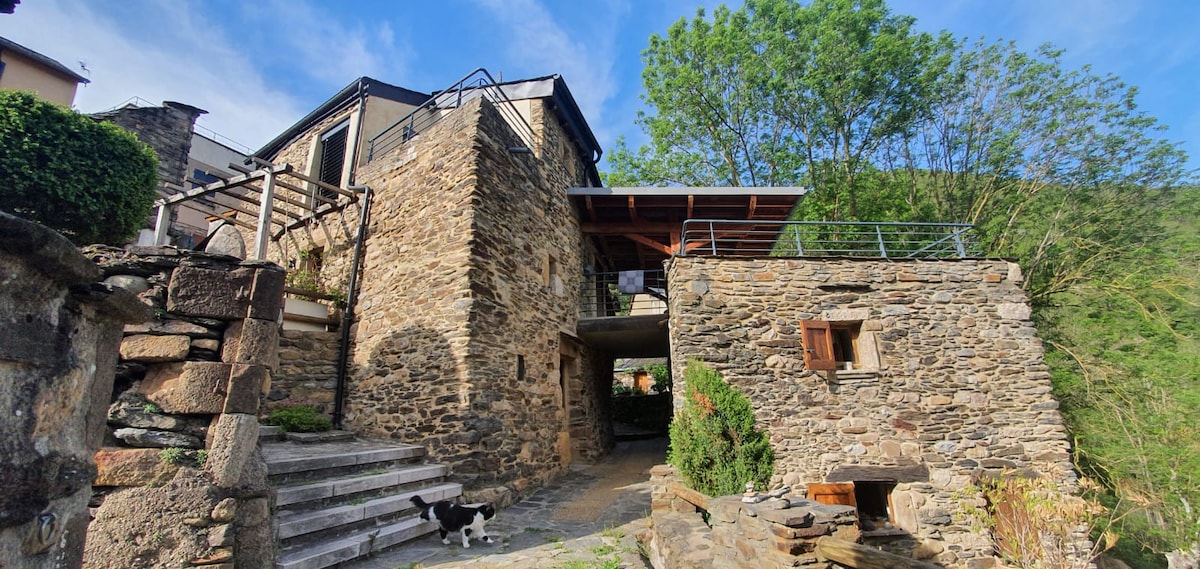 Maison en pierre au bord du Tarn à Florac Cévennes