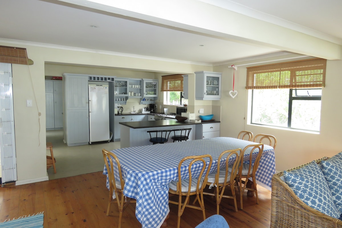 Sea Cottage, 6-bedroom family home in Arniston